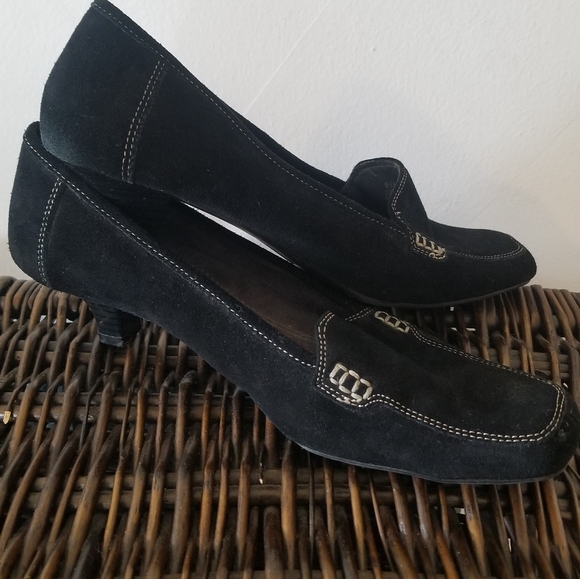 Aerosol Suede Kitten Heels - Picture 2 of 7